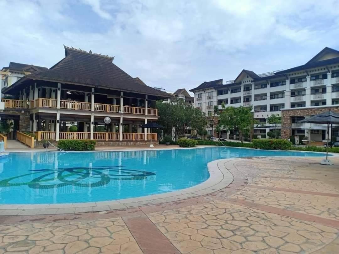 Ri'S One Oasis W Free Pool Back Of Sm City Mall Davao Room photo